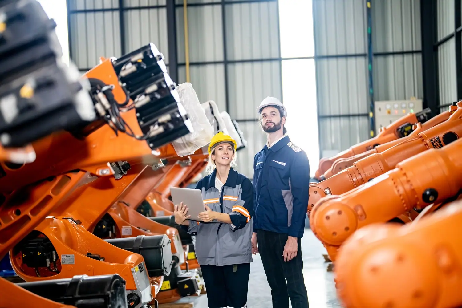 Innowacyjne rozwiązania w przemyśle ciężkim: Robotyzacja i automatyzacja produkcji